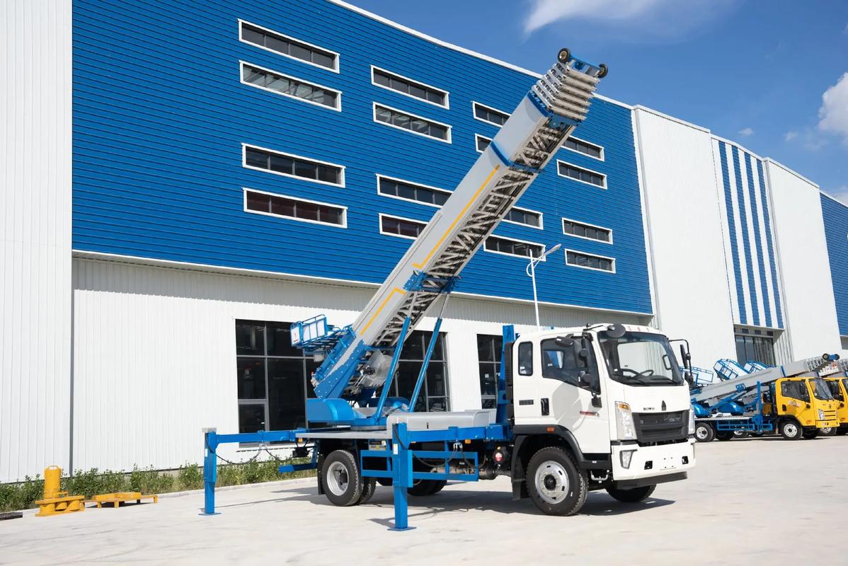 德庆小型云梯车上料车租赁多少钱