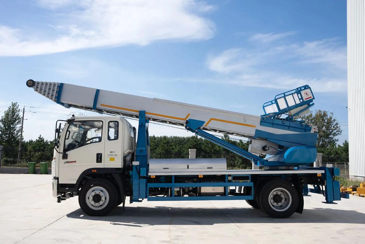 德庆云梯上料车租赁费用