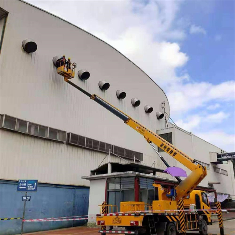 德庆高空作业车出租服务：专业广告牌安装解决方案