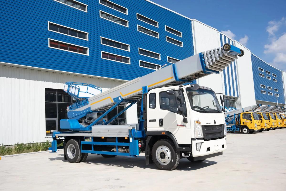 德庆出租云梯车高空作业车 建筑垃圾搬运